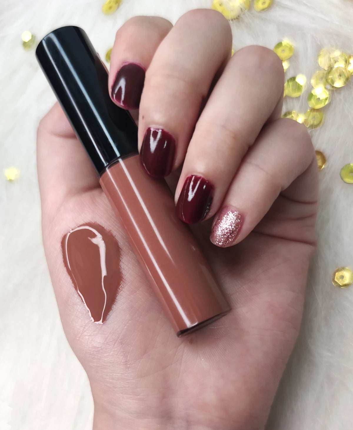Lip Gloss Ultra-Brillant — 9 Teintes Effet Lèvres Pulpeuses