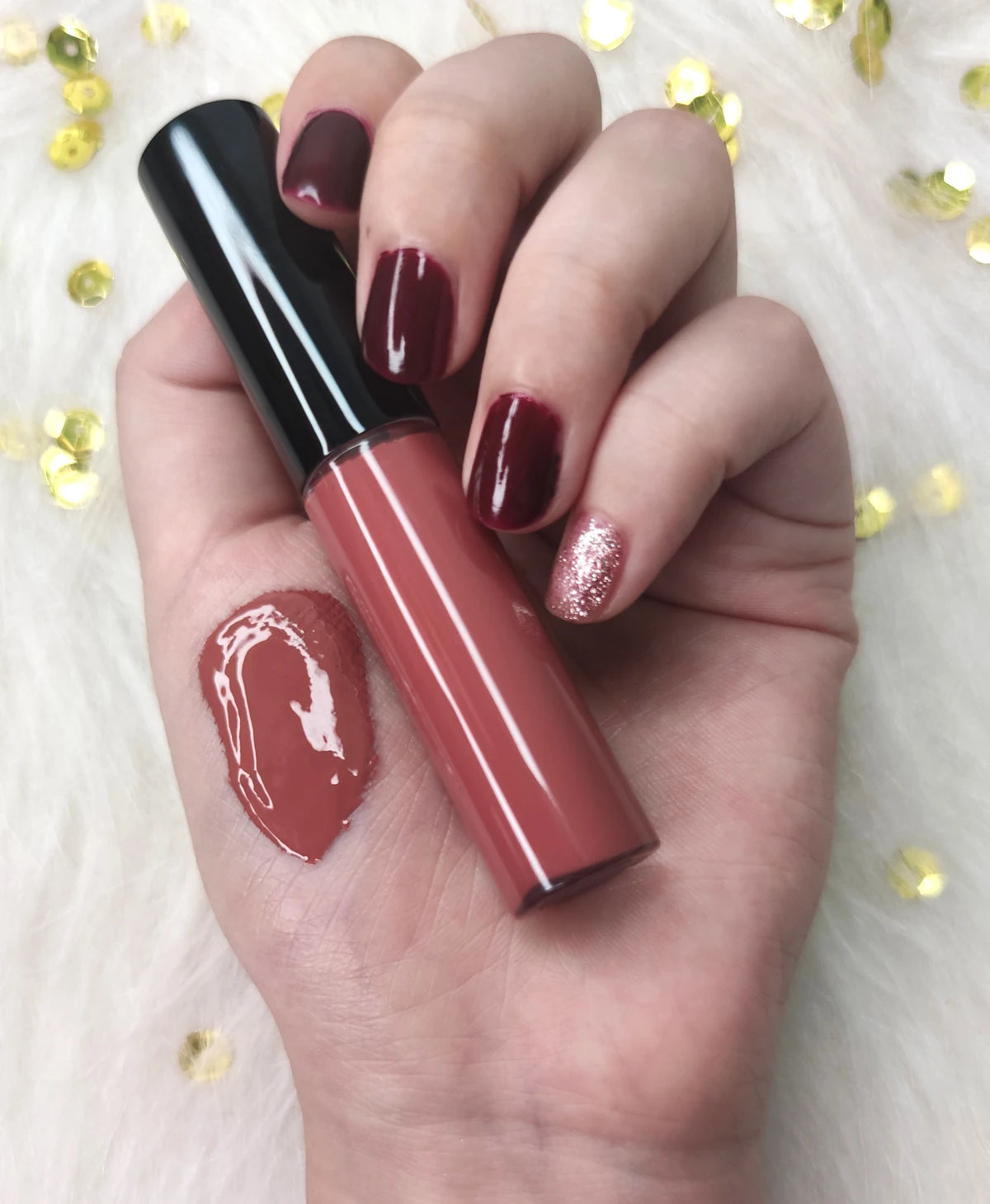 Lip Gloss Ultra-Brillant — 9 Teintes Effet Lèvres Pulpeuses