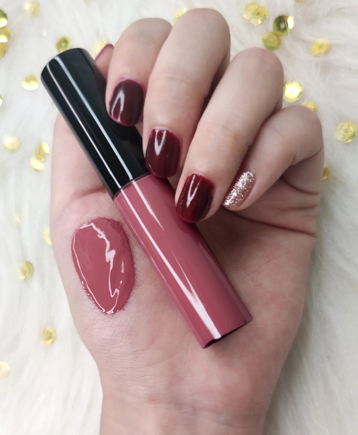 Lip Gloss Ultra-Brillant — 9 Teintes Effet Lèvres Pulpeuses