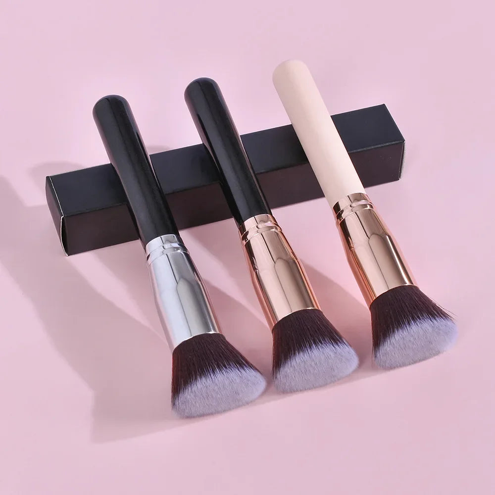 Pinceau Kabuki Plat — Application Fond de Teint & Contouring